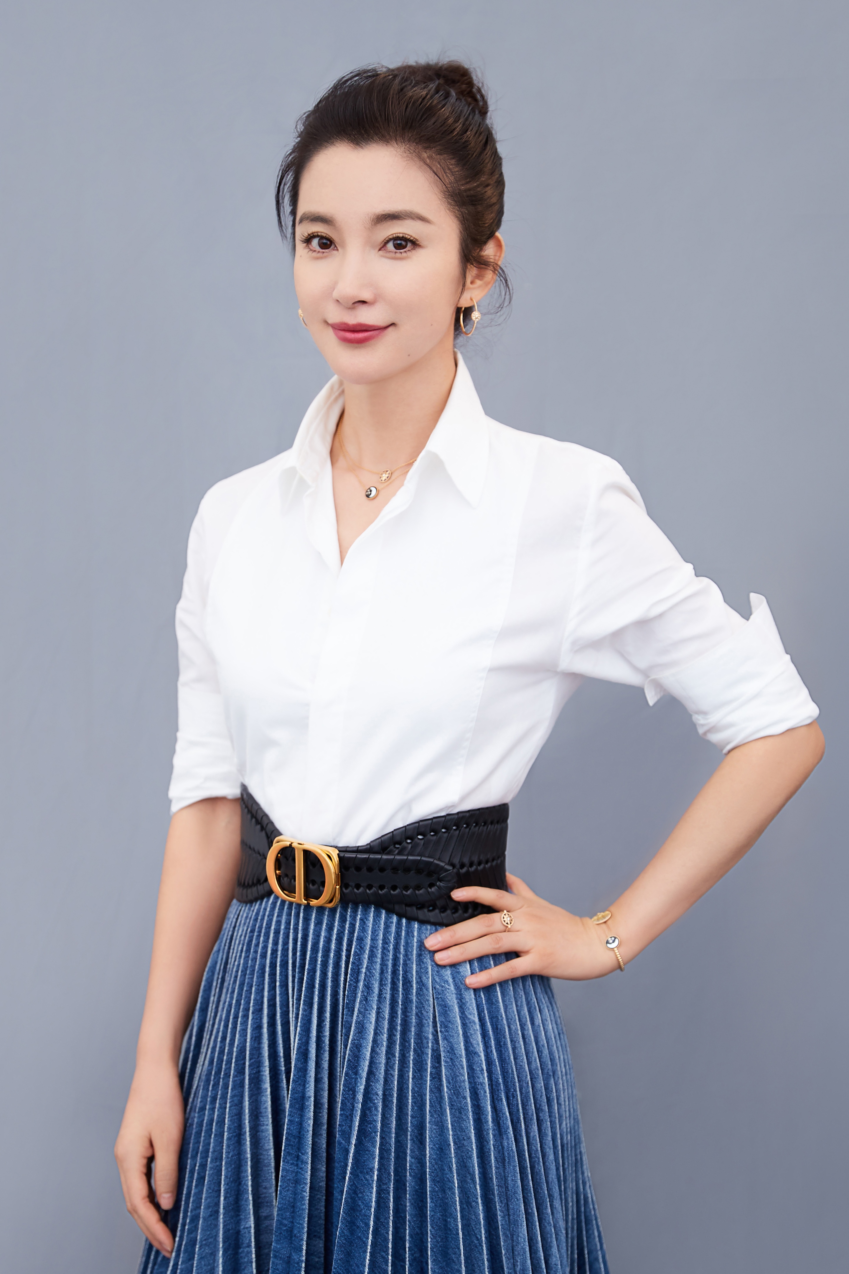 【李冰冰】的肖像照